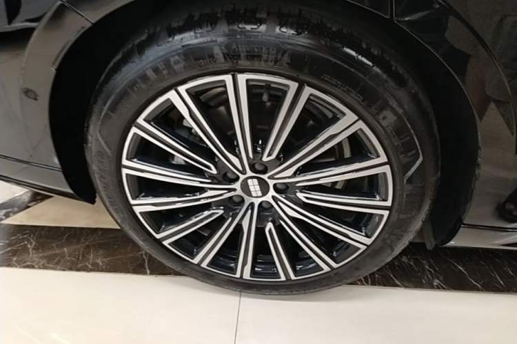 Used Geely Galaxy 8 2025 130km EM-P Starship Edition Exterior 5