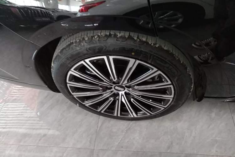 Used Geely Galaxy 8 2025 130km EM-P Starship Edition Exterior 5