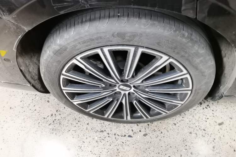 Used Geely Galaxy 8 2025 130km EM-P Starship Edition Exterior 5