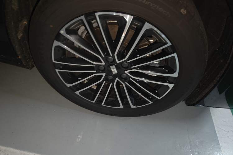 Used Geely Galaxy 8 2025 130km EM-i Deluxe Edition Exterior 7