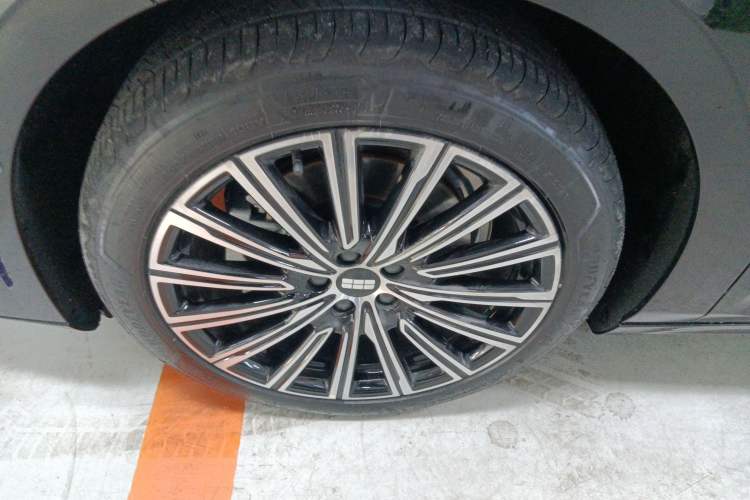 Used Geely Galaxy 8 2025 130km EM-P Starship Edition Exterior 7