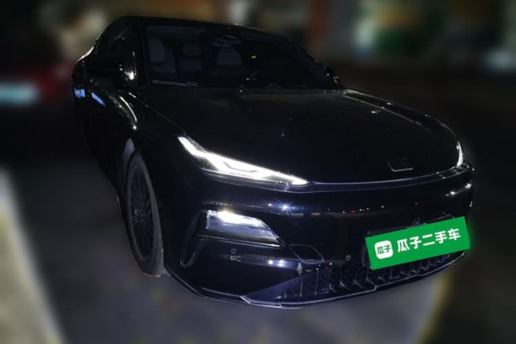 Used Geely Galaxy 8 2025 130km EM-i Deluxe Edition Front Right 45 Deg