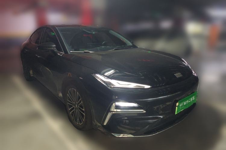 Used Geely Galaxy 8 2025 130km EM-i Deluxe Edition Front Right 45 Deg