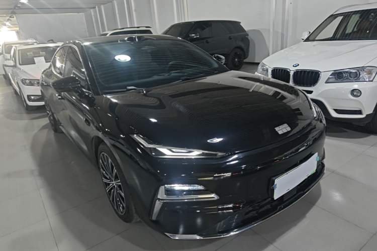 Used Geely Galaxy 8 2025 130km EM-P Starship Edition Front Right 45 Deg