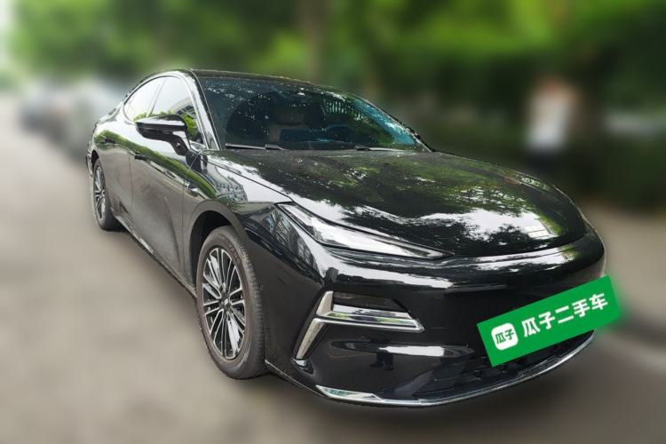 Used Geely Galaxy 8 2025 130km EM-i Deluxe Edition Front Right 45 Deg