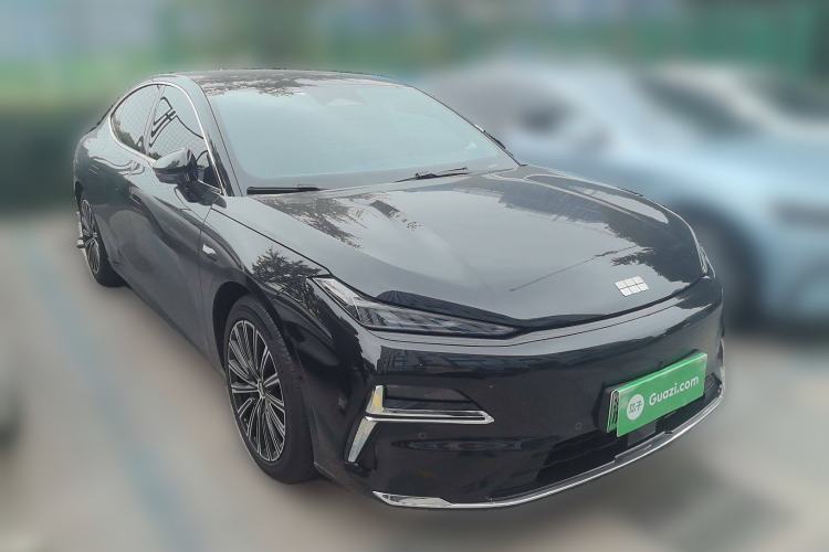 Used Geely Galaxy 8 2025 130km EM-i Flagship Edition Front Right 45 Deg