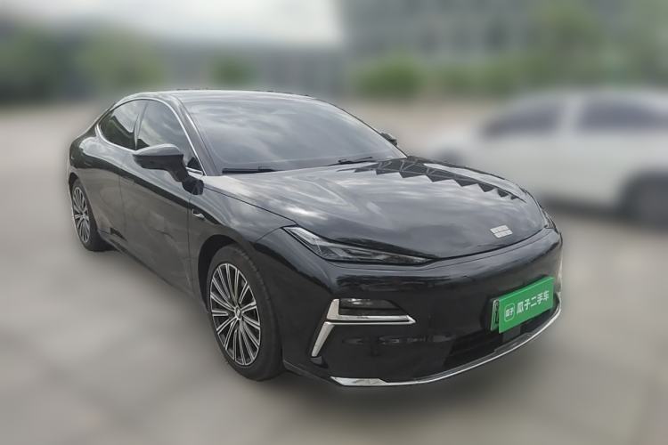 Used Geely Galaxy 8 2025 130km EM-i Flagship Edition Front Right 45 Deg