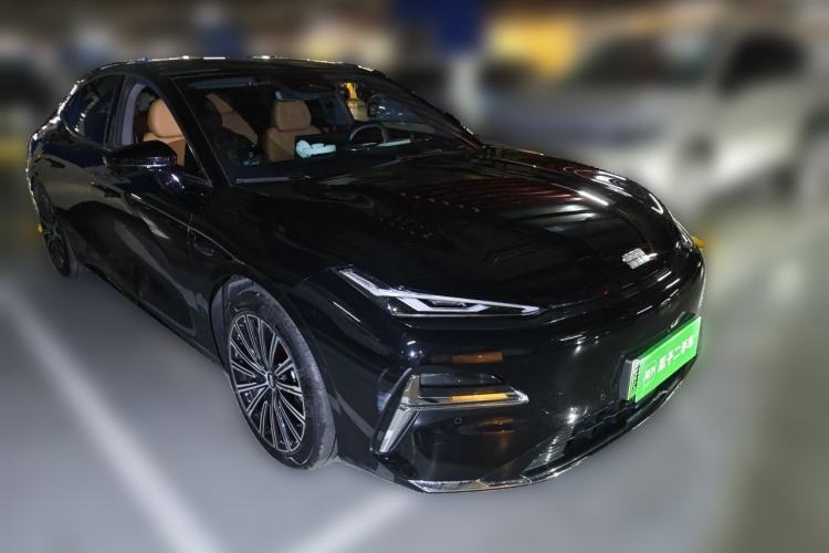 Used Geely Galaxy 8 2025 130km EM-P Exploration Edition Front Right 45 Deg