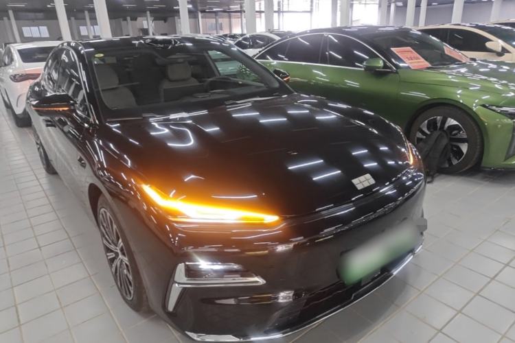 Used Geely Galaxy 8 2025 130km EM-P Starship Edition Front Right 45 Deg