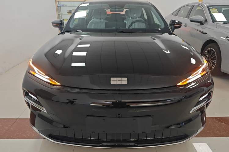 Used Geely Galaxy 8 2025 60km EM-i Luxury Edition Front