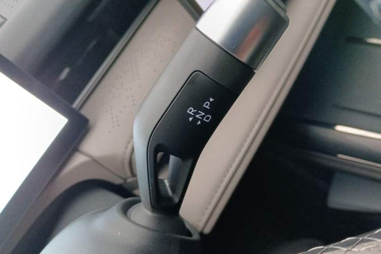 Used Geely Galaxy 8 2025 130km EM-i Deluxe Edition Gear Lever