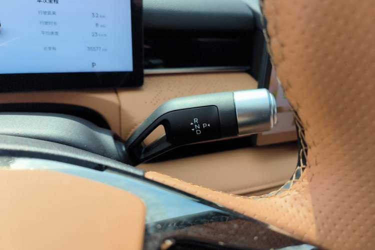 Used Geely Galaxy 8 2025 130km EM-P Exploration Edition Gear Lever
