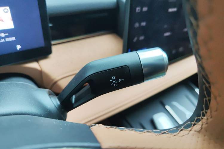 Used Geely Galaxy 8 2025 130km EM-i Deluxe Edition Gear Lever