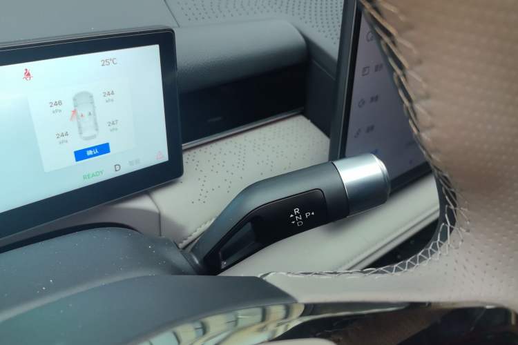 Used Geely Galaxy 8 2025 130km EM-i Flagship Edition Gear Lever