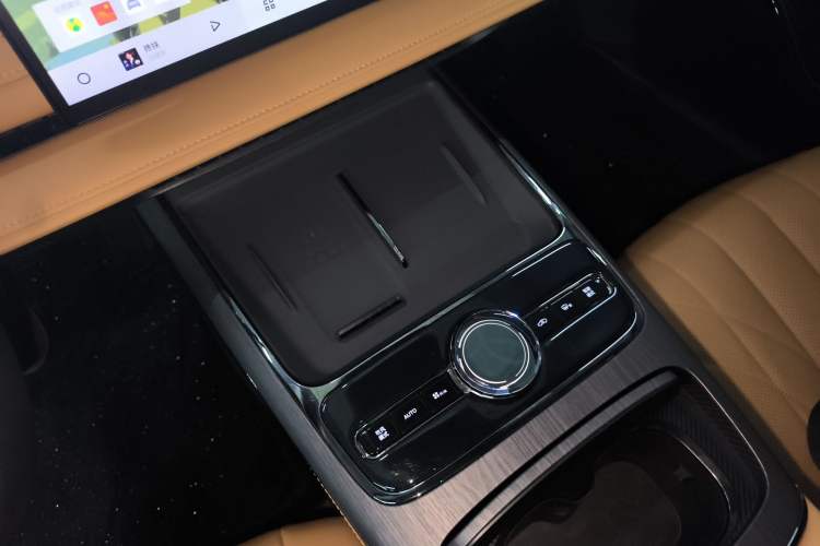Used Geely Galaxy 8 2025 130km EM-i Deluxe Edition Gear Lever
