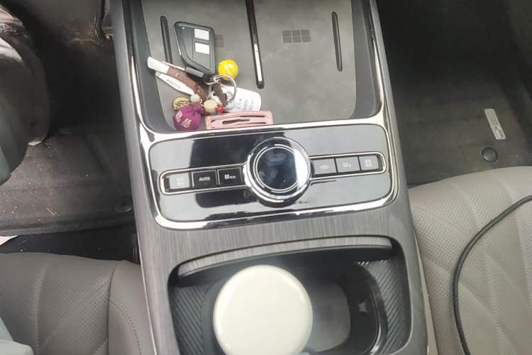 Used Geely Galaxy 8 2025 130km EM-i Flagship Edition Gear Lever