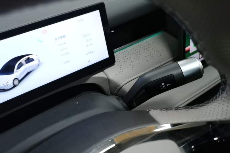 Used Geely Galaxy 8 2025 130km EM-P Starship Edition Gear Lever