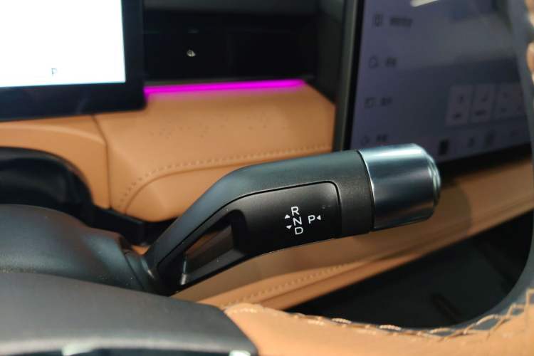 Used Geely Galaxy 8 2025 130km EM-i Prestige Edition Gear Lever