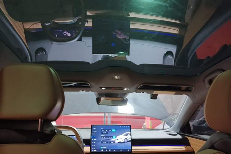 Used Geely Galaxy 8 2025 130km EM-i Deluxe Edition Headliner