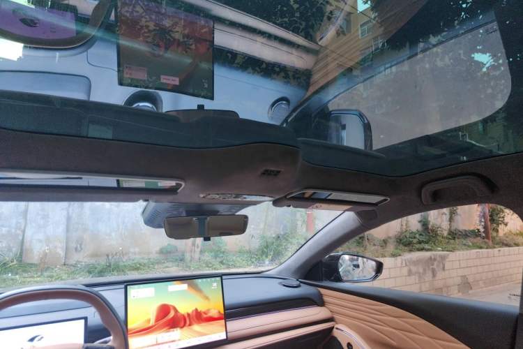 Used Geely Galaxy 8 2025 130km EM-i Flagship Edition Headliner