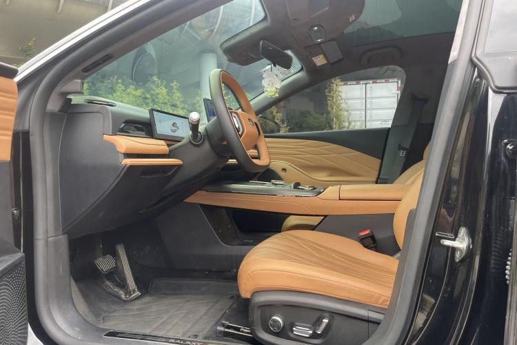 Used Geely Galaxy 8 2025 130km EM-i Flagship Edition Interior 1