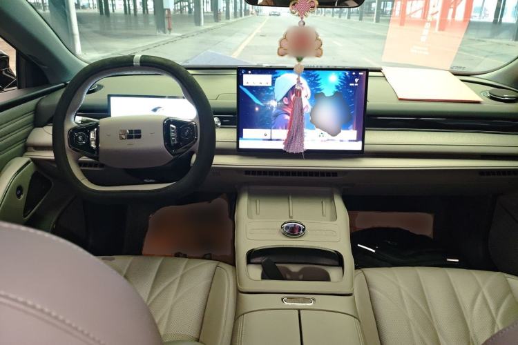 Used Geely Galaxy 8 2025 130km EM-i Deluxe Edition Interior 2