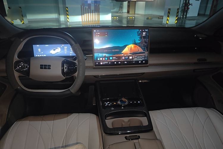 Used Geely Galaxy 8 2025 130km EM-i Deluxe Edition Interior 2