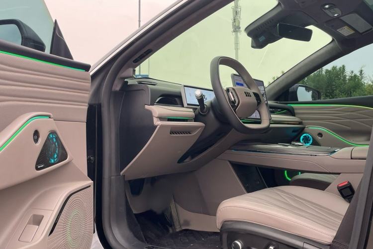 Used Geely Galaxy 8 2025 130km EM-P Starship Edition Interior 2