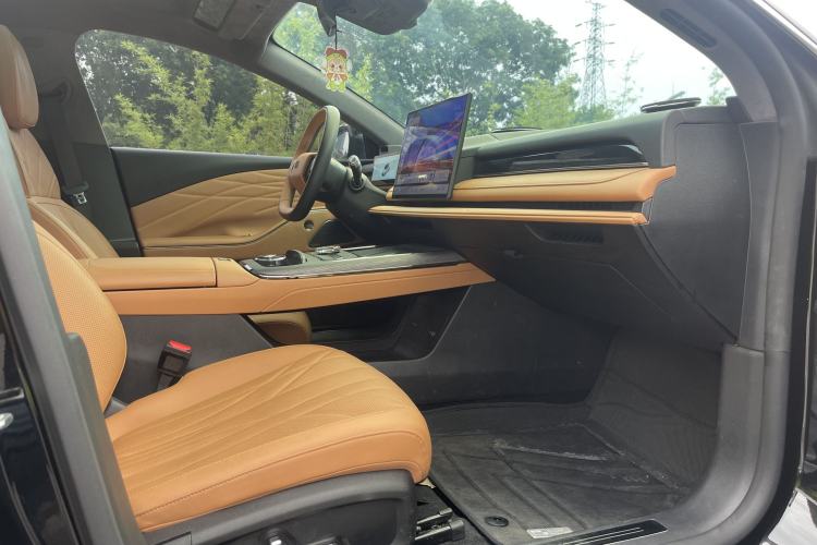 Used Geely Galaxy 8 2025 130km EM-i Flagship Edition Interior 2