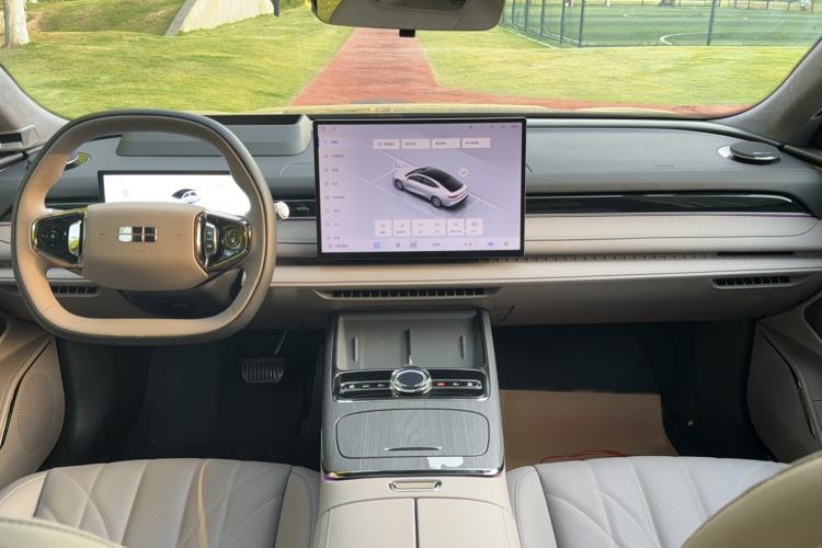 Used Geely Galaxy 8 2025 130km EM-P Starship Edition Interior 3