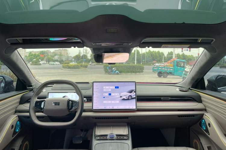 Used Geely Galaxy 8 2025 130km EM-P Starship Edition Interior 3