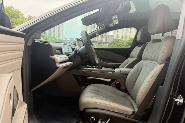 Used Geely Galaxy 8 2025 130km EM-P Exploration Edition Interior 3