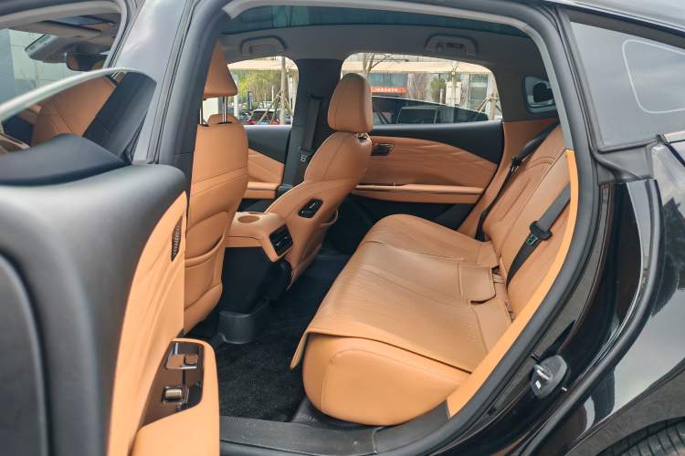 Used Geely Galaxy 8 2025 130km EM-i Deluxe Edition Interior 3