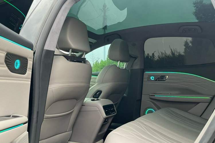 Used Geely Galaxy 8 2025 130km EM-P Starship Edition Interior 4