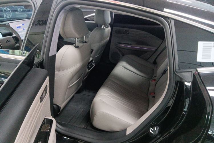 Used Geely Galaxy 8 2025 130km EM-P Starship Edition Interior 4
