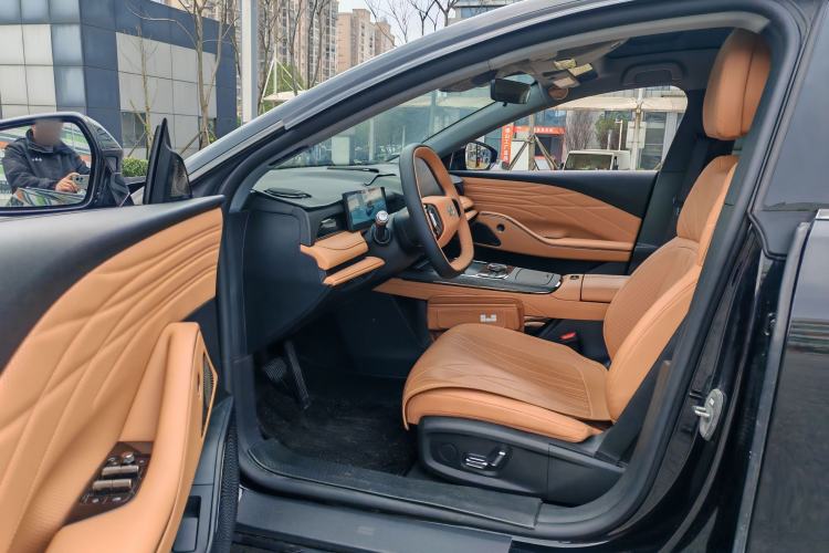 Used Geely Galaxy 8 2025 130km EM-i Deluxe Edition Interior 4