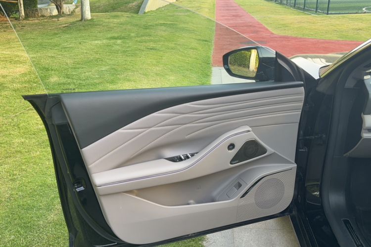 Used Geely Galaxy 8 2025 130km EM-P Starship Edition Interior 6