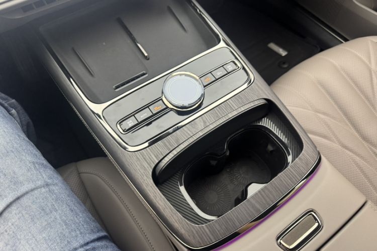 Used Geely Galaxy 8 2025 130km EM-i Deluxe Edition Interior 6