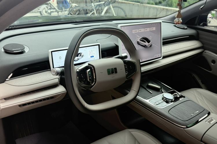 Used Geely Galaxy 8 2025 130km EM-P Exploration Edition Interior 8