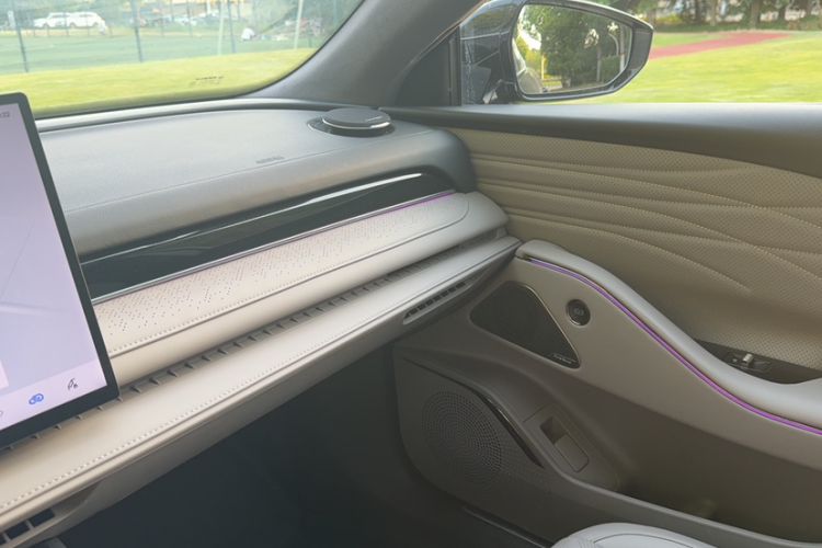 Used Geely Galaxy 8 2025 130km EM-P Starship Edition Interior 9