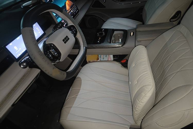 Used Geely Galaxy 8 2025 130km EM-i Deluxe Edition Left Front Seat