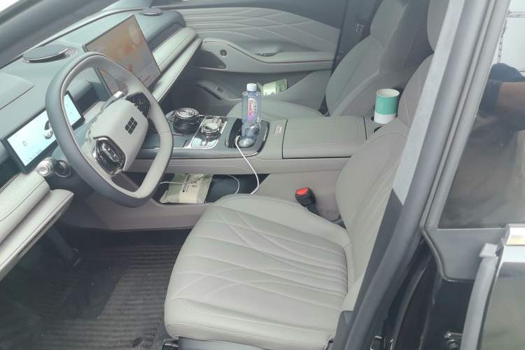 Used Geely Galaxy 8 2025 130km EM-i Flagship Edition Left Front Seat