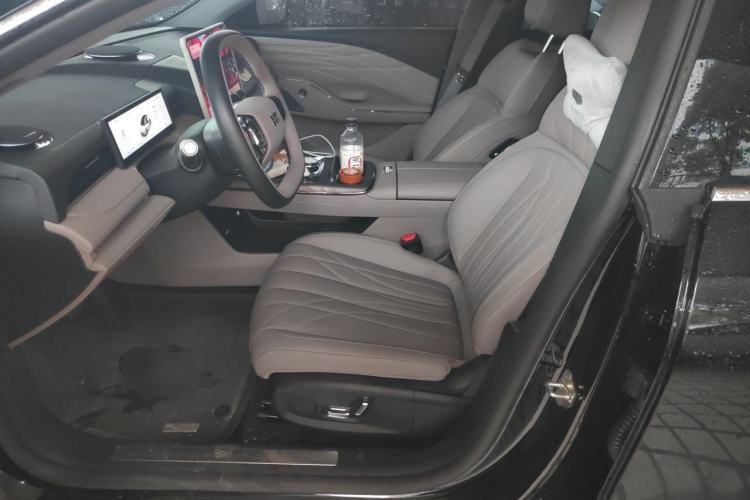 Used Geely Galaxy 8 2025 130km EM-i Prestige Edition Left Front Seat