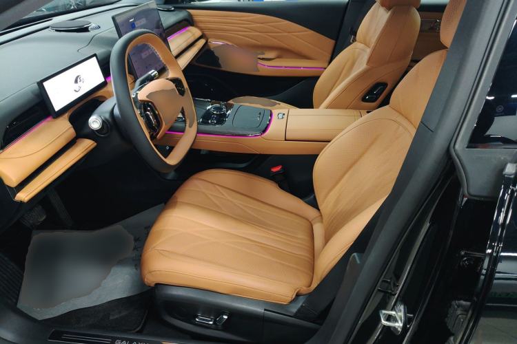 Used Geely Galaxy 8 2025 130km EM-i Prestige Edition Left Front Seat