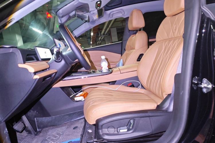 Used Geely Galaxy 8 2025 130km EM-i Prestige Edition Left Front Seat