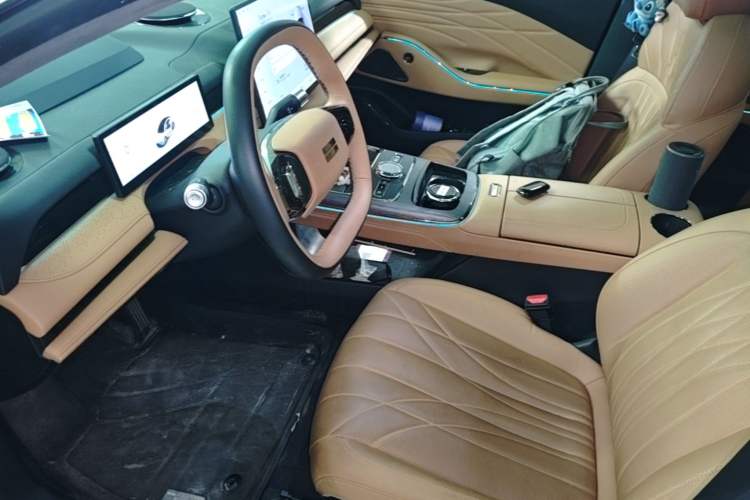 Used Geely Galaxy 8 2025 130km EM-i Flagship Edition Left Front Seat