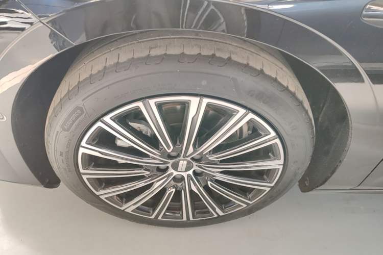 Used Geely Galaxy 8 2025 130km EM-P Starship Edition Left Front Wheel Hub
