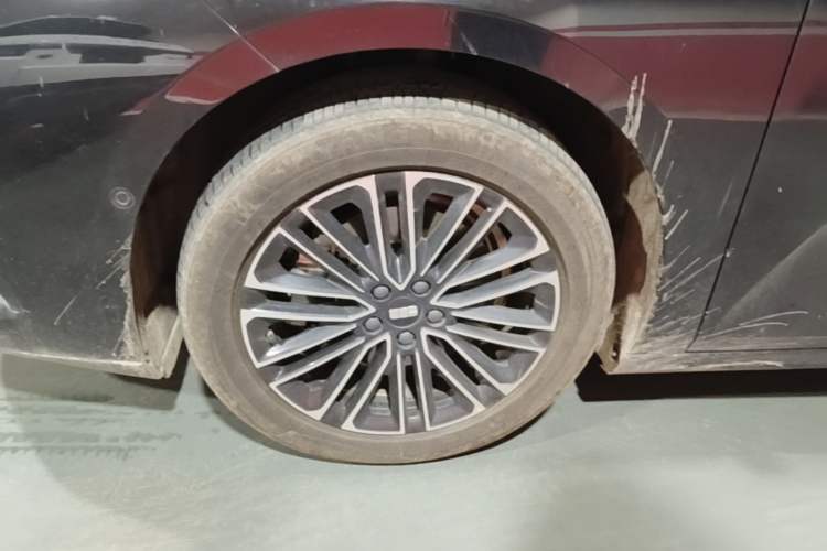 Used Geely Galaxy 8 2025 130km EM-i Deluxe Edition Left Front Wheel Hub