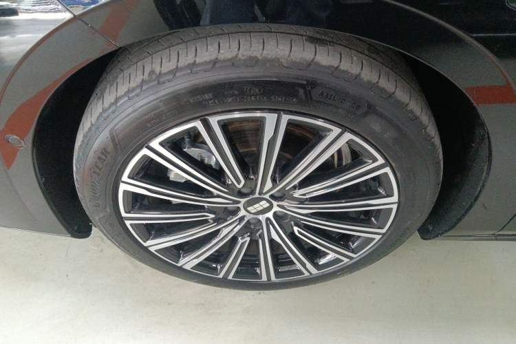 Used Geely Galaxy 8 2025 130km EM-P Starship Edition Left Front Wheel Hub