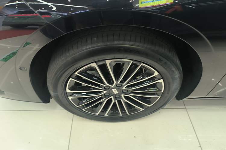 Used Geely Galaxy 8 2025 130km EM-i Deluxe Edition Left Front Wheel Hub